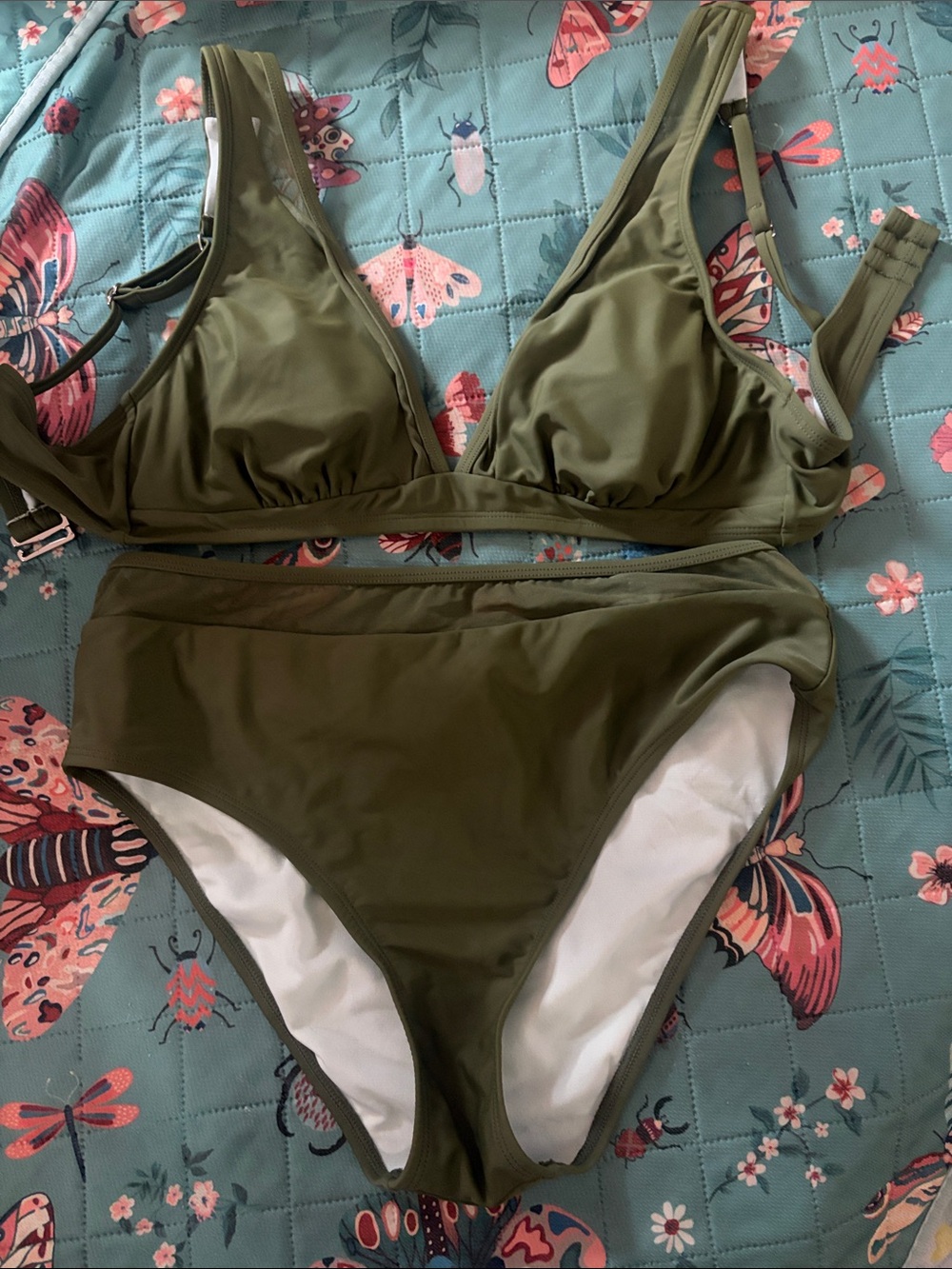 Cupshe olive green bikini